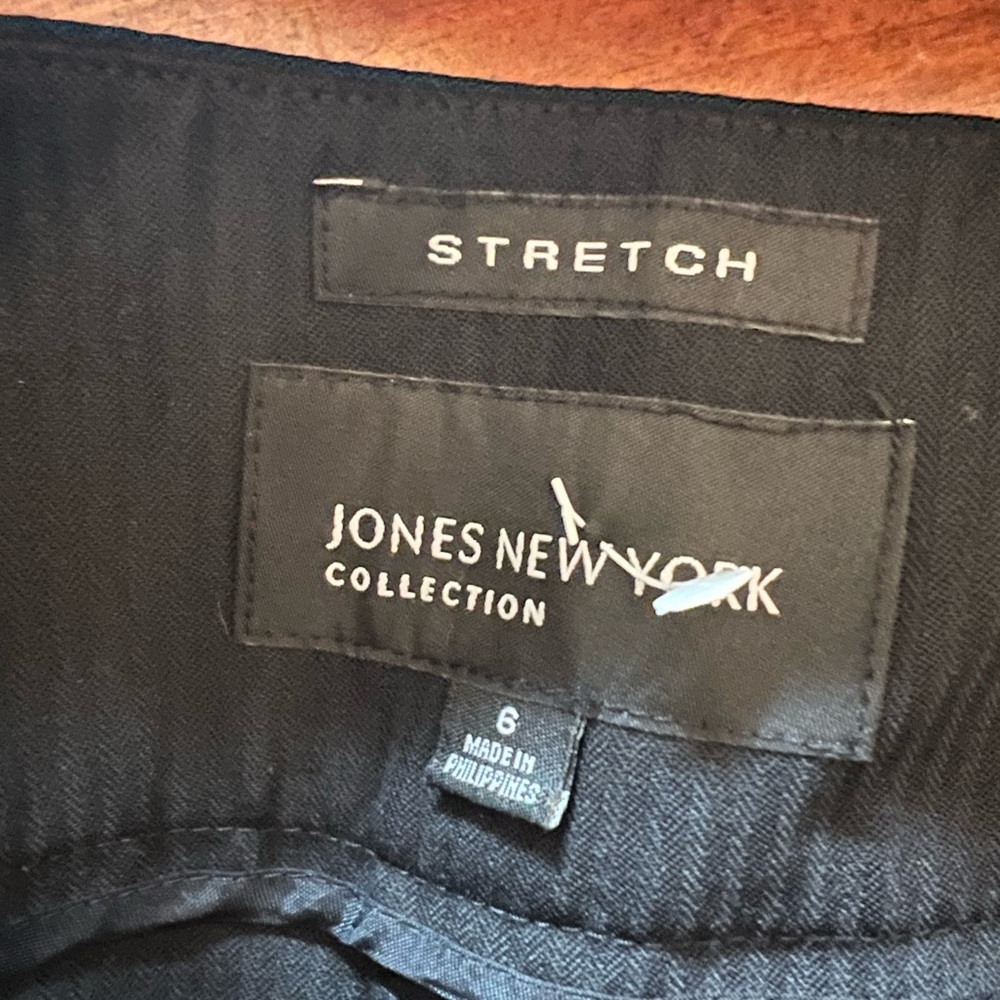 Black cuffed pants.